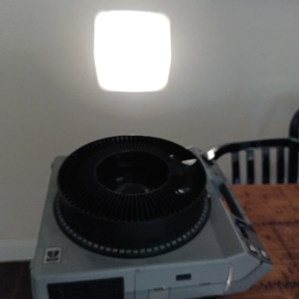 Kodak Ektagraphic III AM Slide Projector Wiko 100-150mm Zoom Lens 80 Slide WORKS